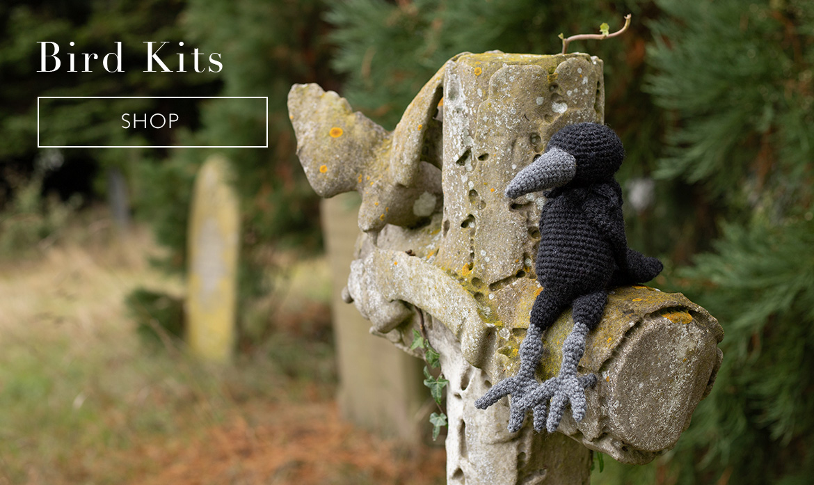 Bird kits halloween raven graveyard toft
